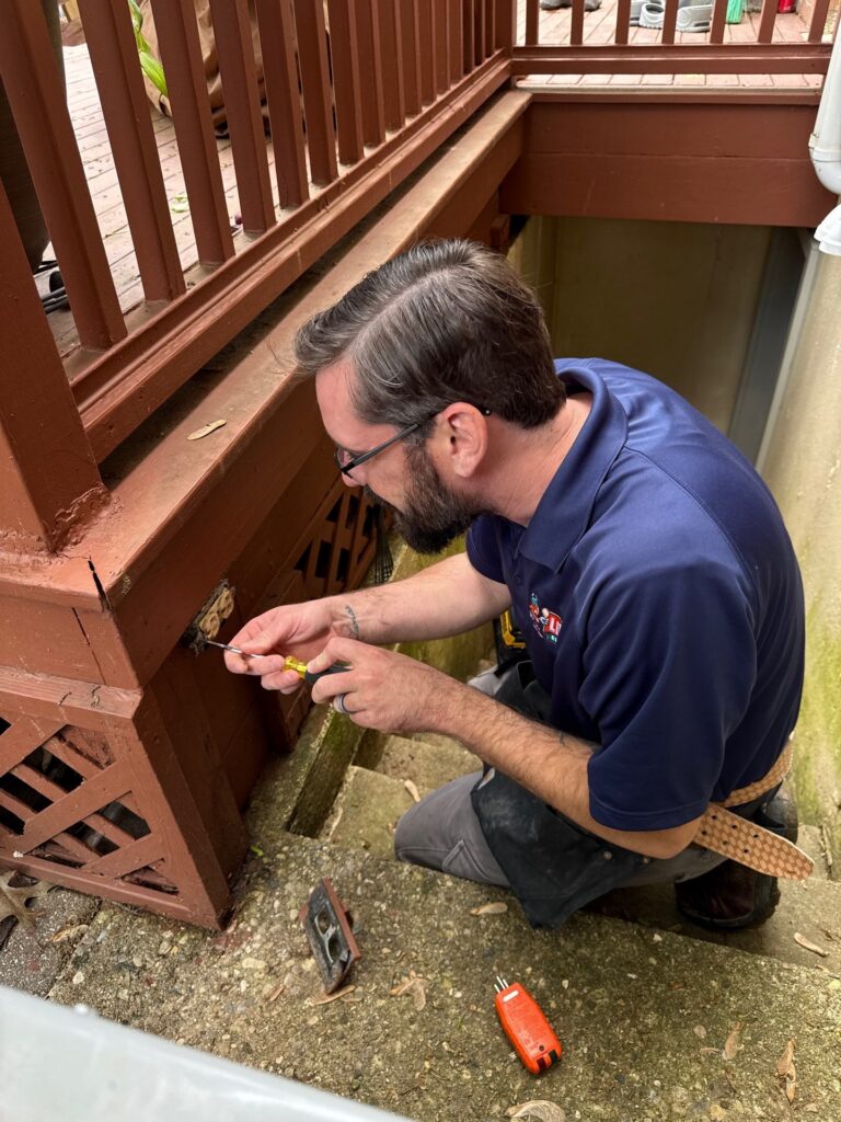 electrician outlet repair deck White Oak Ohio